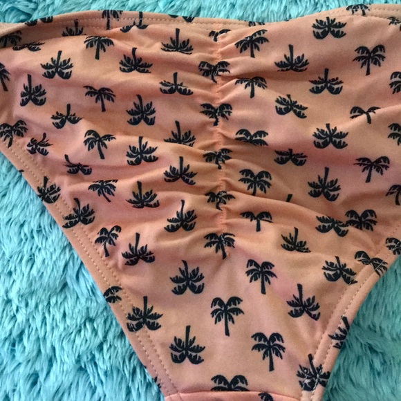 Bikini - Picture 6 of 6